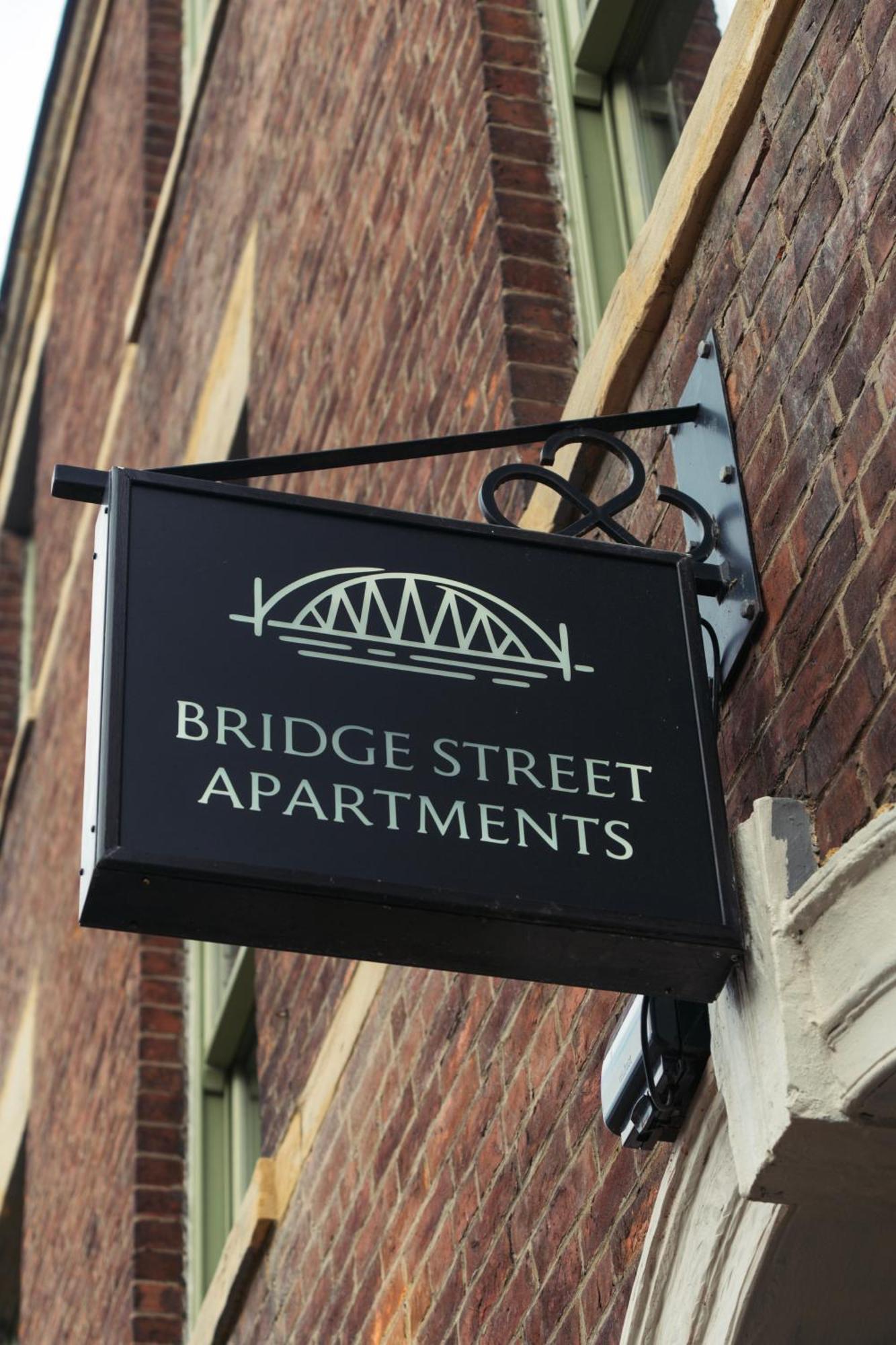 Magistrates Penthouse Suite - Town Centre Apartments With Spa Morpeth Exteriér fotografie